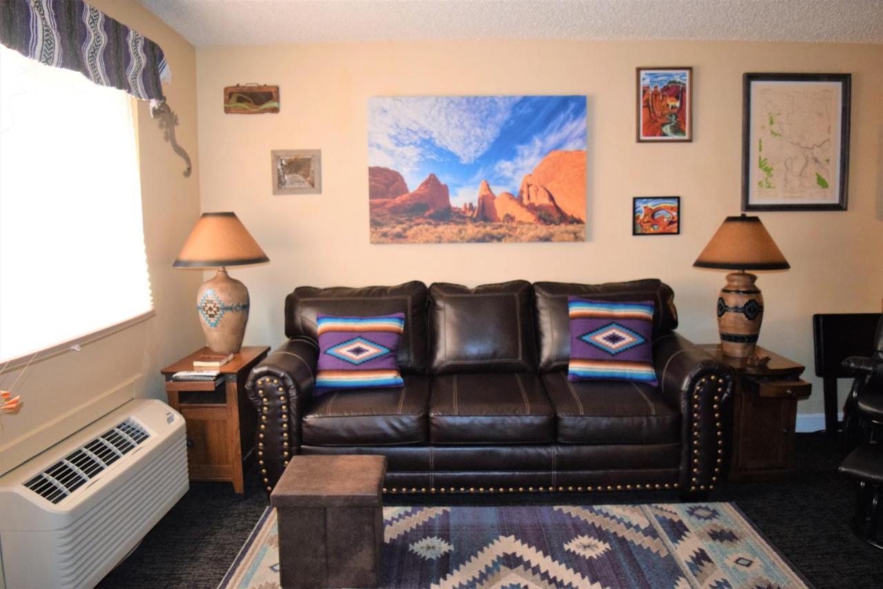 St Dane'S Desert Juniper Cabin Moab Exterior foto